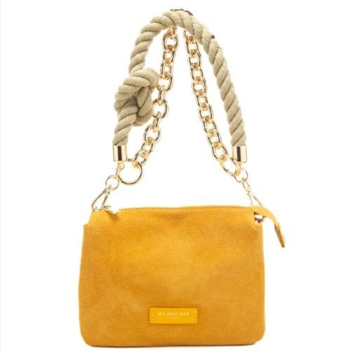 https://kimaccessori.it/borsa-a-spalla-da-donna-in-vera-pelle-suede-con-manico-in-catena-corda-intrecciata-gialla-my-best-bag-s1myb2029-giallo