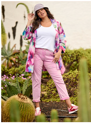 Boyfriend jeans in colore di tendenza, taglio ampio e tessuto elasticizzato