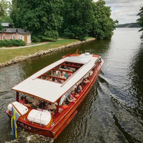 Activity image: Stoccolma: tour guidato dell'arcipelago su una classica barca di legno
