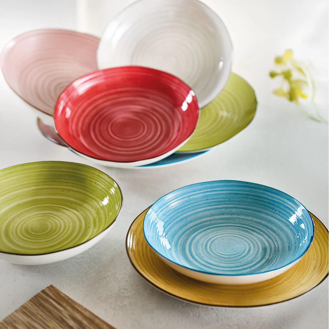 Image of Servizio Piatti 18 Pezzi in <br>Porcellana Colorati - <b>Daily