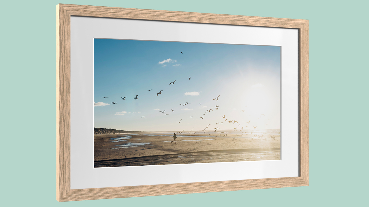 Quadro con cornice in legno con foto del mare