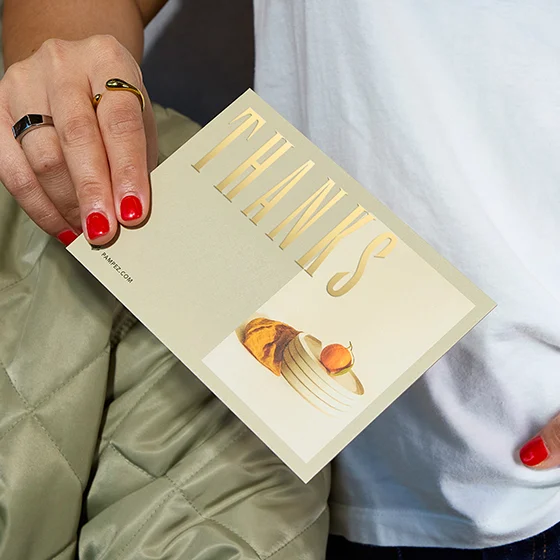 Branding nuovo di zecca, con rullo di tamburi