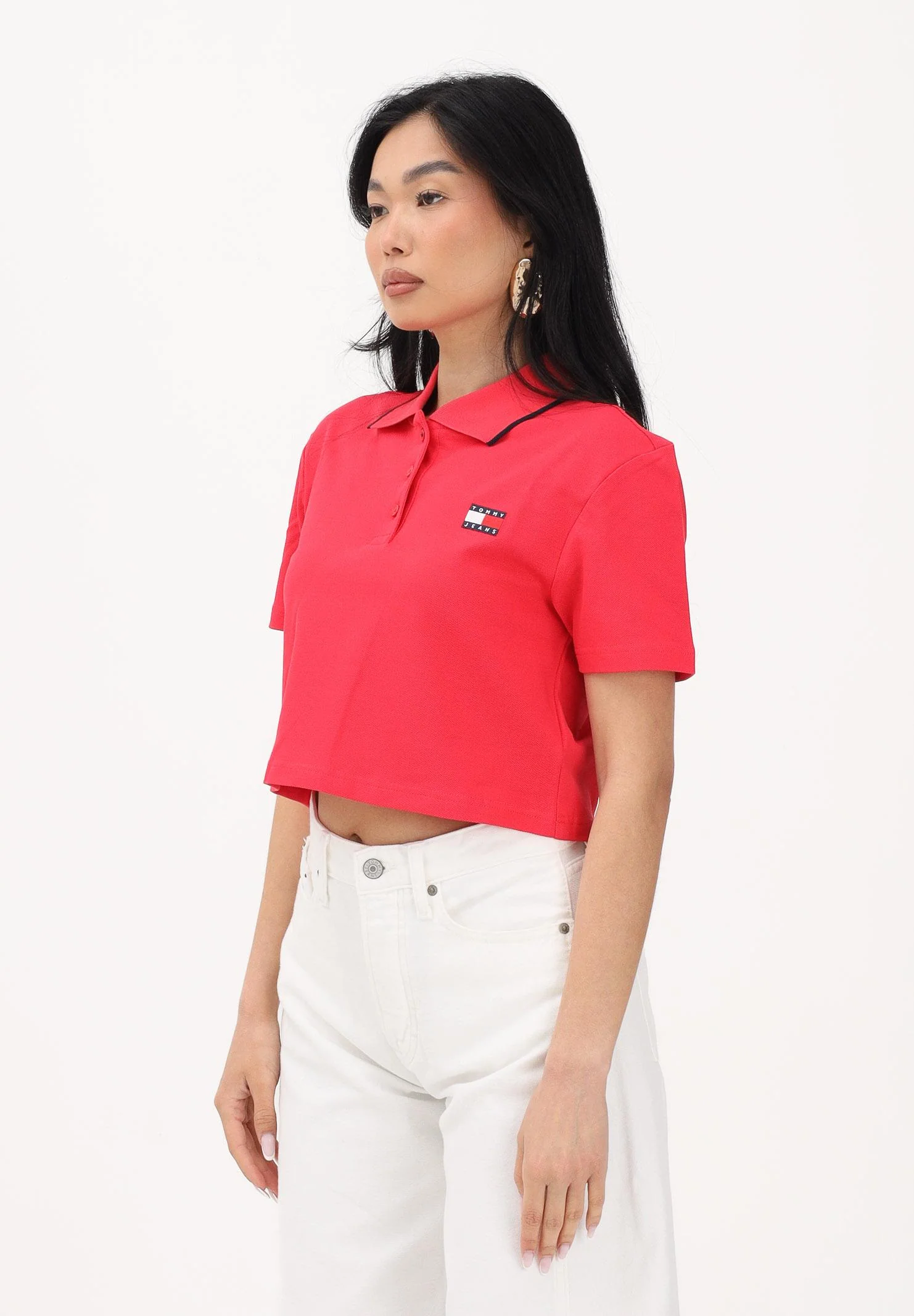 Image of TOMMY JEANS Polo a manica corta rosso fragola da donna dal taglio cropped