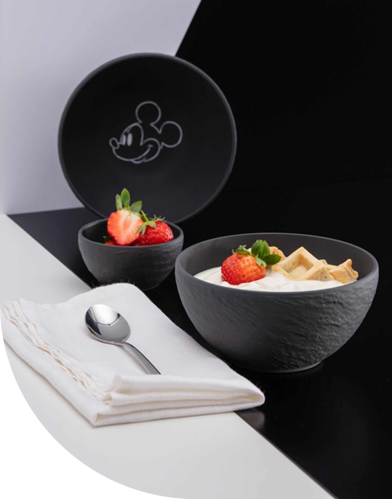 MICKEY MOUSE BLACK PLATE AND BOWL