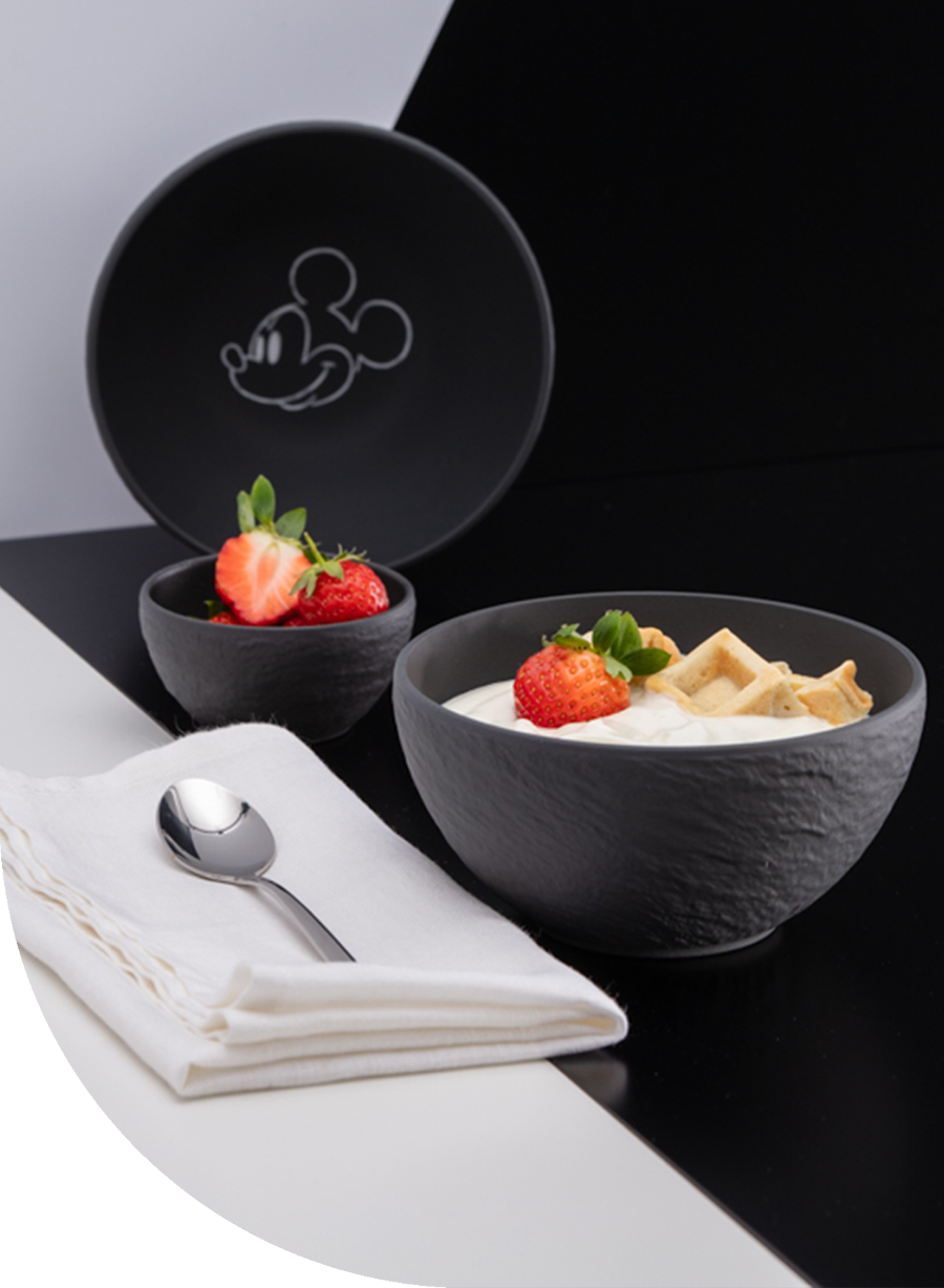 MICKEY MOUSE BLACK PLATE AND BOWL