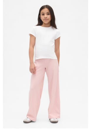 Display images to show real-time content