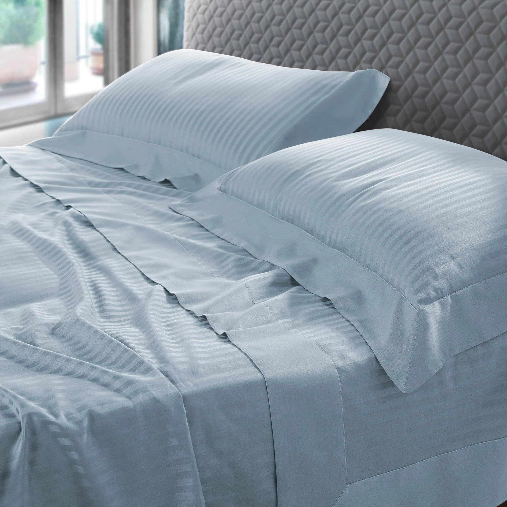 Image of Completo Lenzuola in Raso 60 <BR>Rigato di Puro Cotone - <B>Rubino