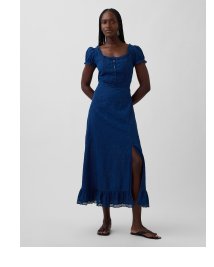 Display images to show real-time content