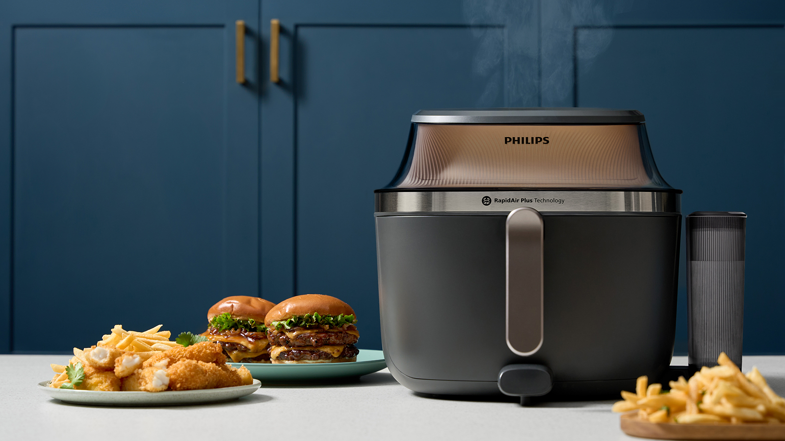 Dubbel zoveel maaltijden, 45% minder ruimte. Maak kennis met de Philips Airfryer 4000-serie met gestapelde dubbele mand 