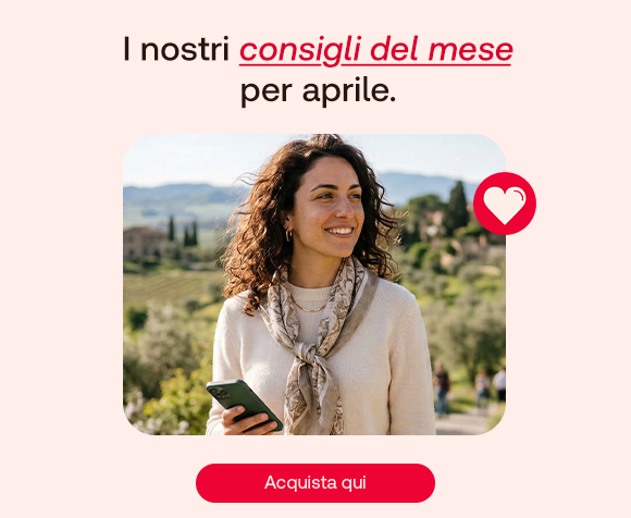 Donna che sorride guardando il cellulare. Testo: &ldquo;I nostri consigli del mese per aprile&rdquo;. Pulsante rosso: &ldquo;Acquista qui&rdquo;.