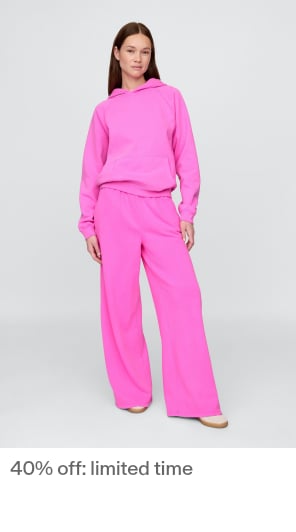 Display images to show real-time content