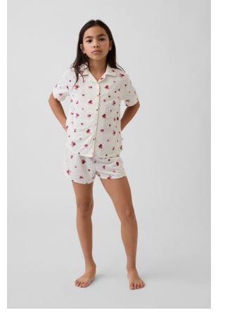 Display images to show real-time content