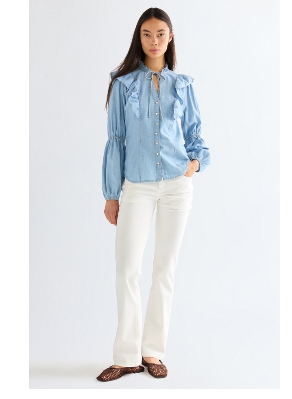 Low Rise Bold Boot Lightweight Jean