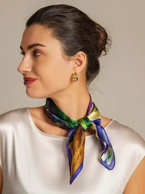 Image of Pure Silk Foulard Quadrato Pittura ad Olio Floreale - Dimensioni 53x53cm