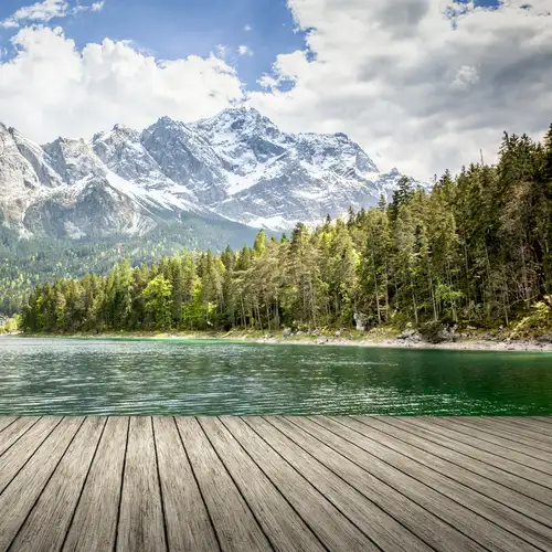 Activity image: Da Monaco di Baviera: Tour in furgone della montagna Zugspitze con la città di Garmisch