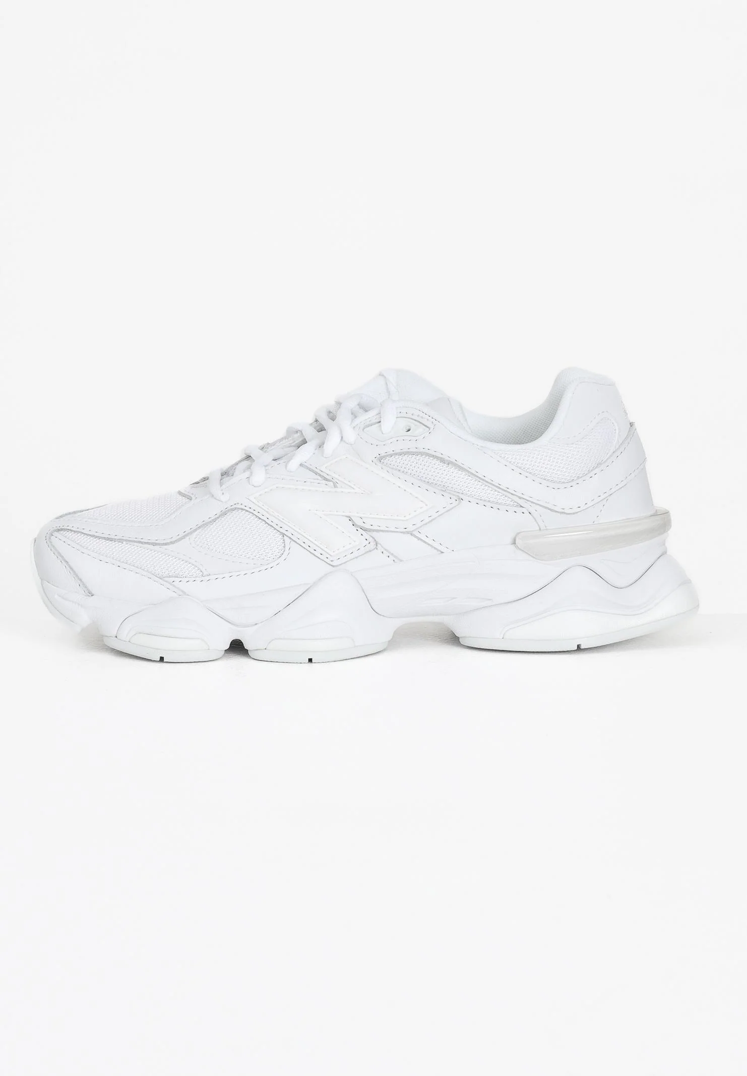 Image of NEW BALANCE Sneakers 9060 bianche da uomo