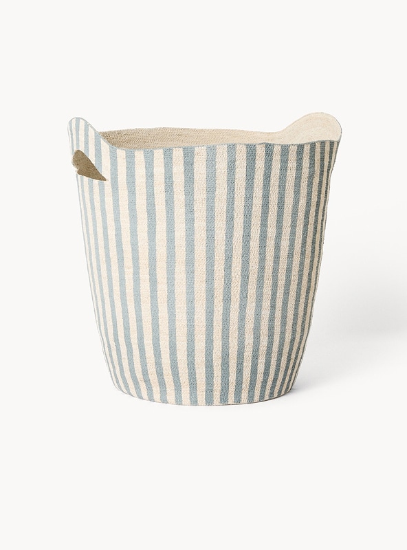 Cesto con manici intrecciato e dipinto a mano