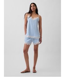 Display images to show real-time content