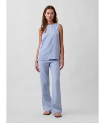 Display images to show real-time content