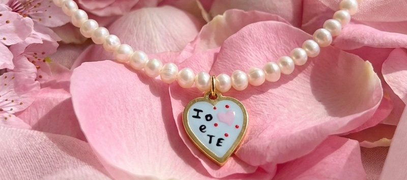 acquista i ciondoli con scritta