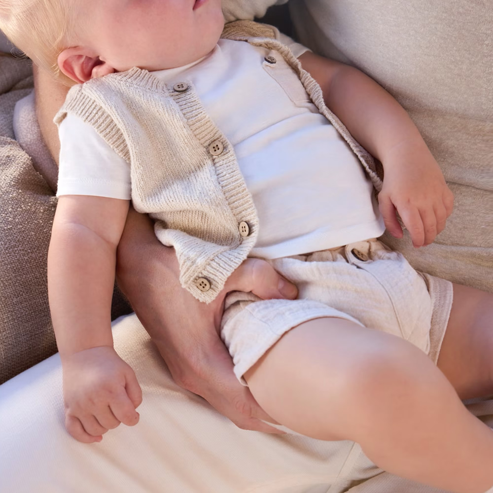 Image of COMPLETO TRE PEZZI CON GILET 1279 GRANO NEONATO MAYORAL