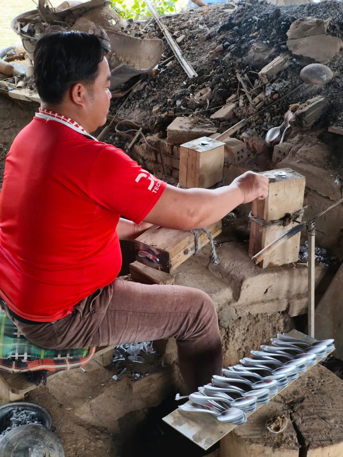 Collana Circolo della Vita — No War Factory