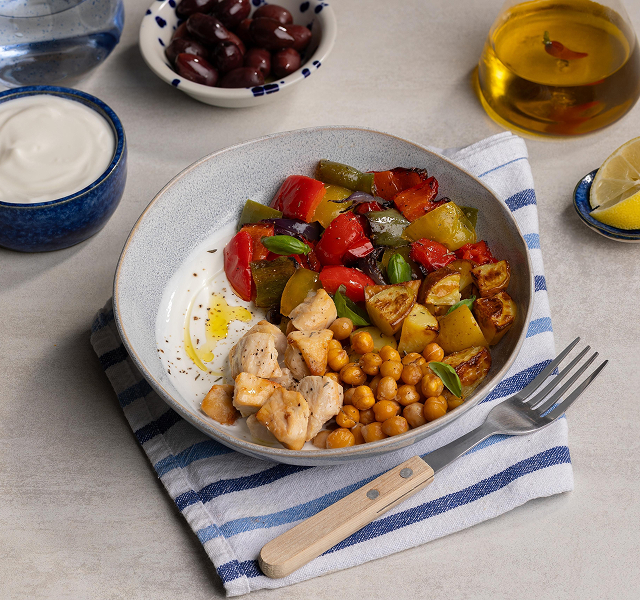 Pasto in teglia con pollo e verdure