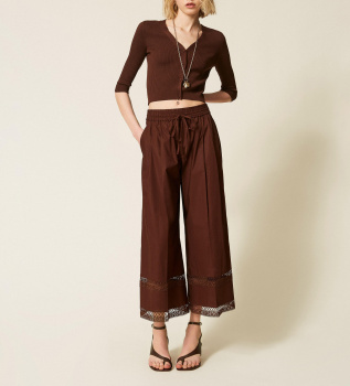 pantaloni-a-gamba-larga-in-popeline-con-ricamo-marrone