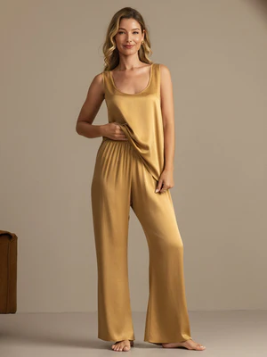 Image of 19Momme Top con Spalline in Seta Lavabile & Pantaloni a Gamba Larga Set
