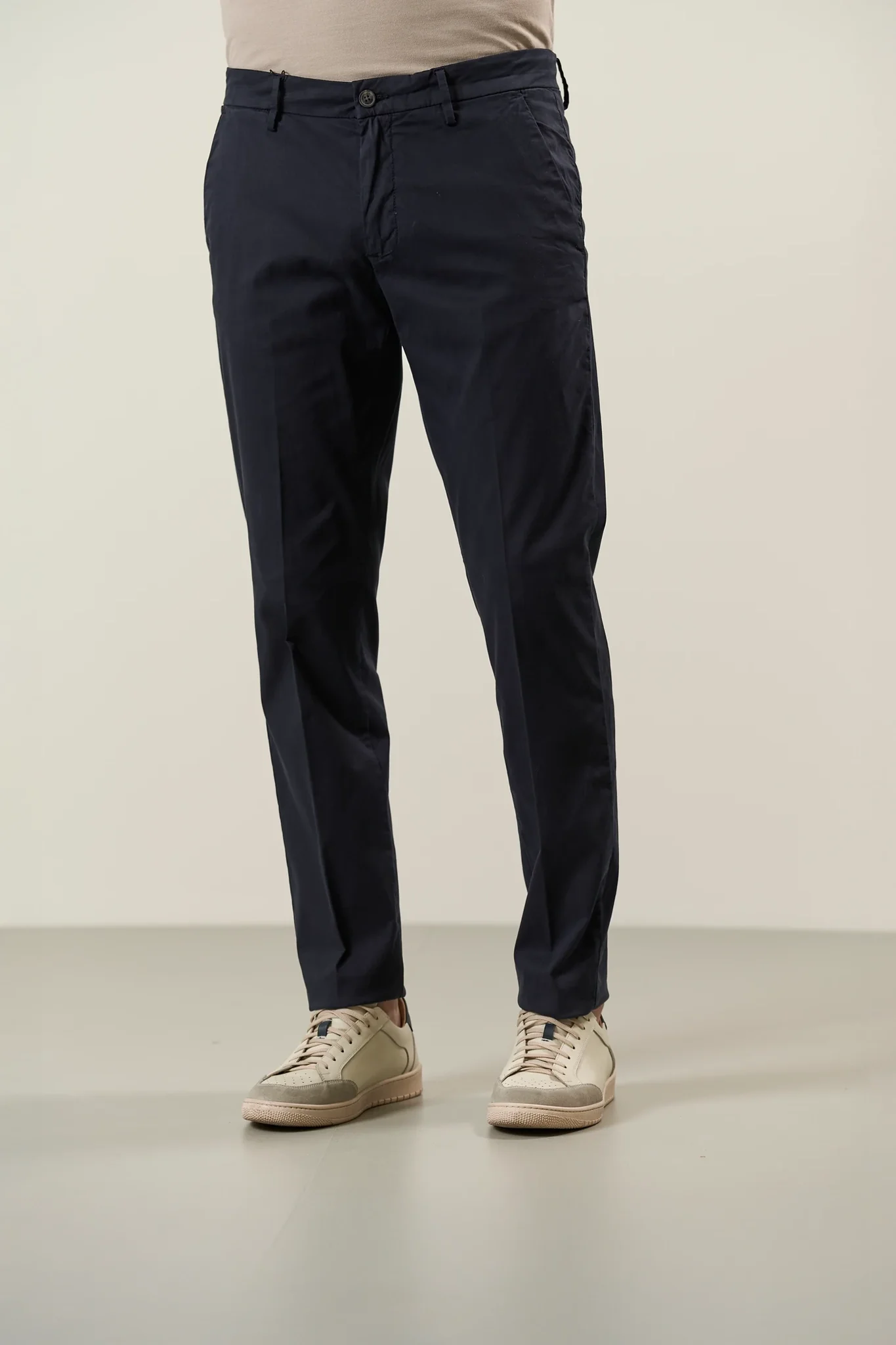 Image of Pantalone blu chinos cotone tencel stretch