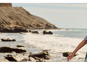 Blusa dal taglio oversize in mussola con righe, collo da camicia e mezze maniche