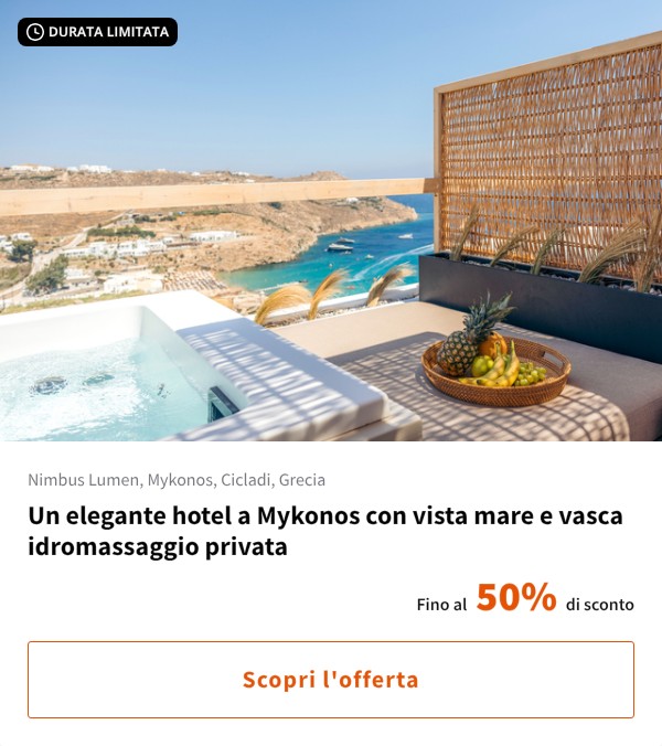 Un elegante hotel a Mykonos con vista mare e vasca idromassaggio privata