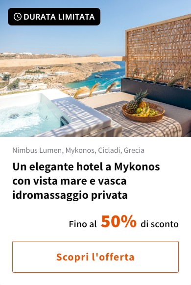 Un elegante hotel a Mykonos con vista mare e vasca idromassaggio privata