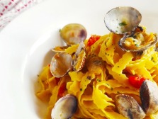 Fettuccine vongole veraci e pomodorini