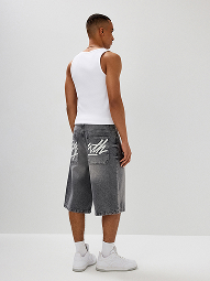 Shorts in jeans