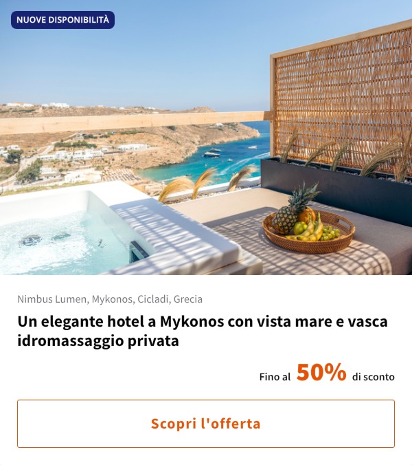 Un elegante hotel a Mykonos con vista mare e vasca idromassaggio privata