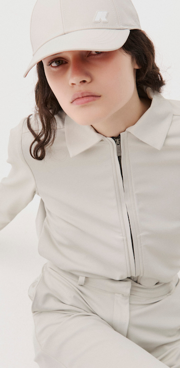 an image of a vest with a zipper on the front