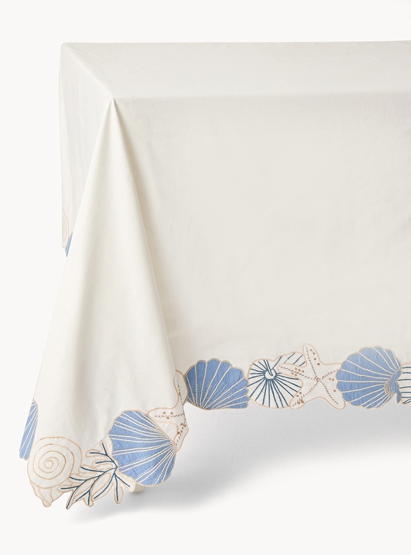 Tovaglia in cotone con ricami conchiglie