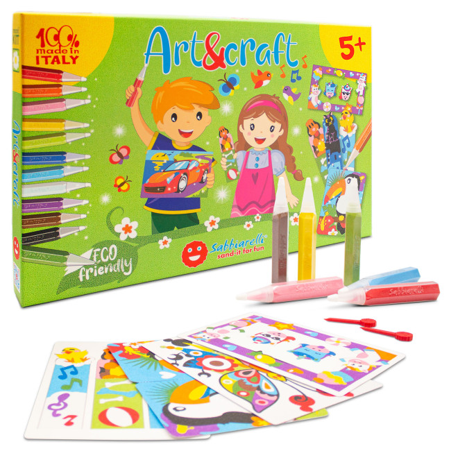 L'immagine mostra il maxi kit art e craft