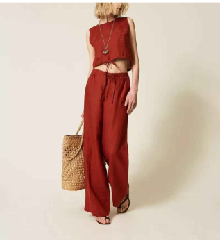 pantaloni-in-lino-con-logo-bordeaux-ricamato