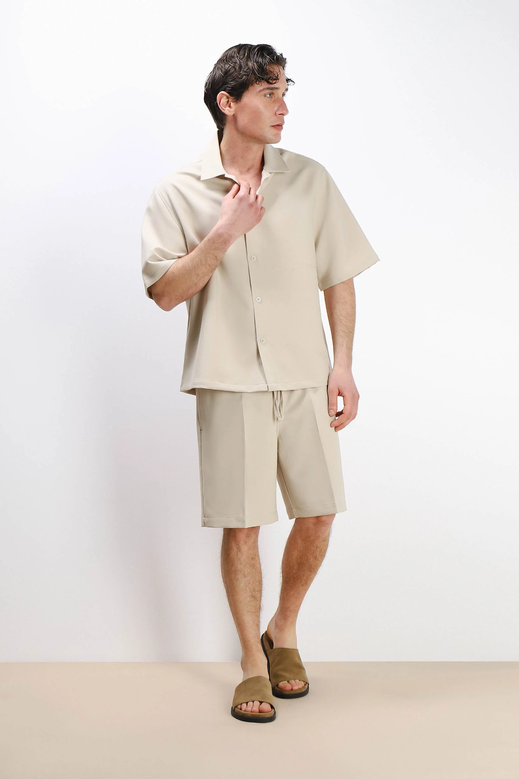 Image of BERMUDA JOGGER BEIGE