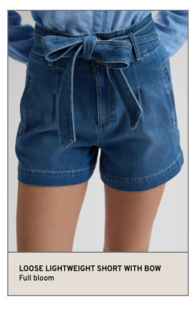 Loose Lightweight Short With Bow