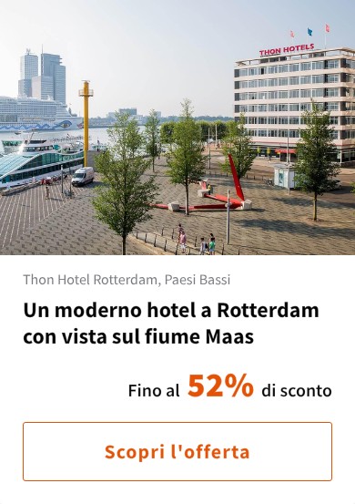 Un moderno hotel a Rotterdam con vista sul fiume Maas