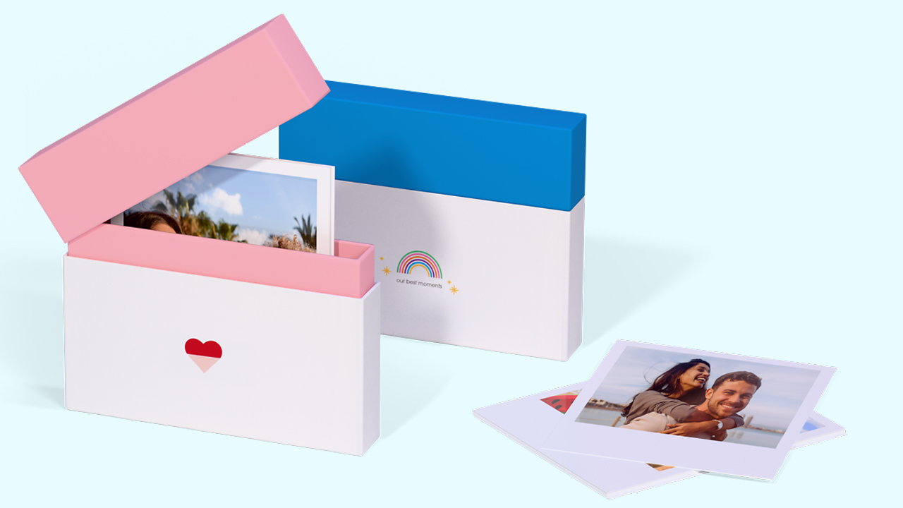Box Foto Pixum con all'interno stampe fotografiche in stile vintage