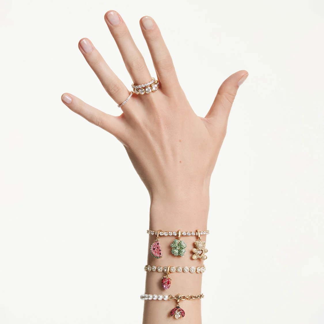 Bracciali impreziositi con charm Swarovski