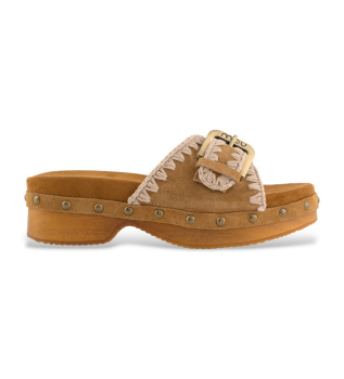 sandali-con-tacco-basso-in-camoscio-marrone-e-zoccoli-in-legno