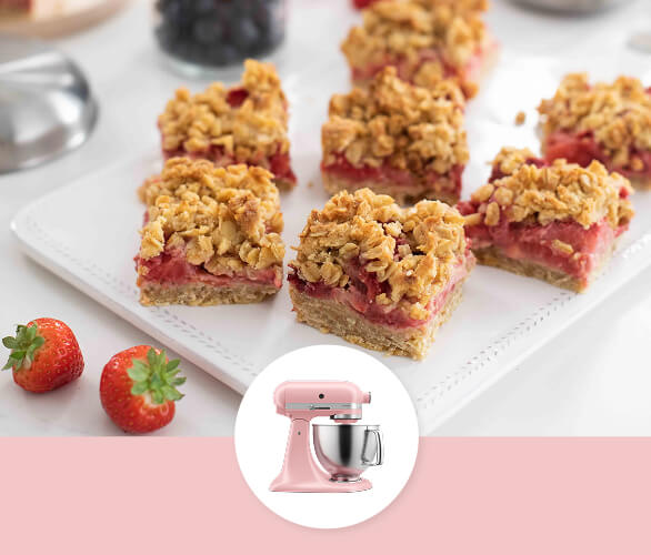 Strawberry crumble bars