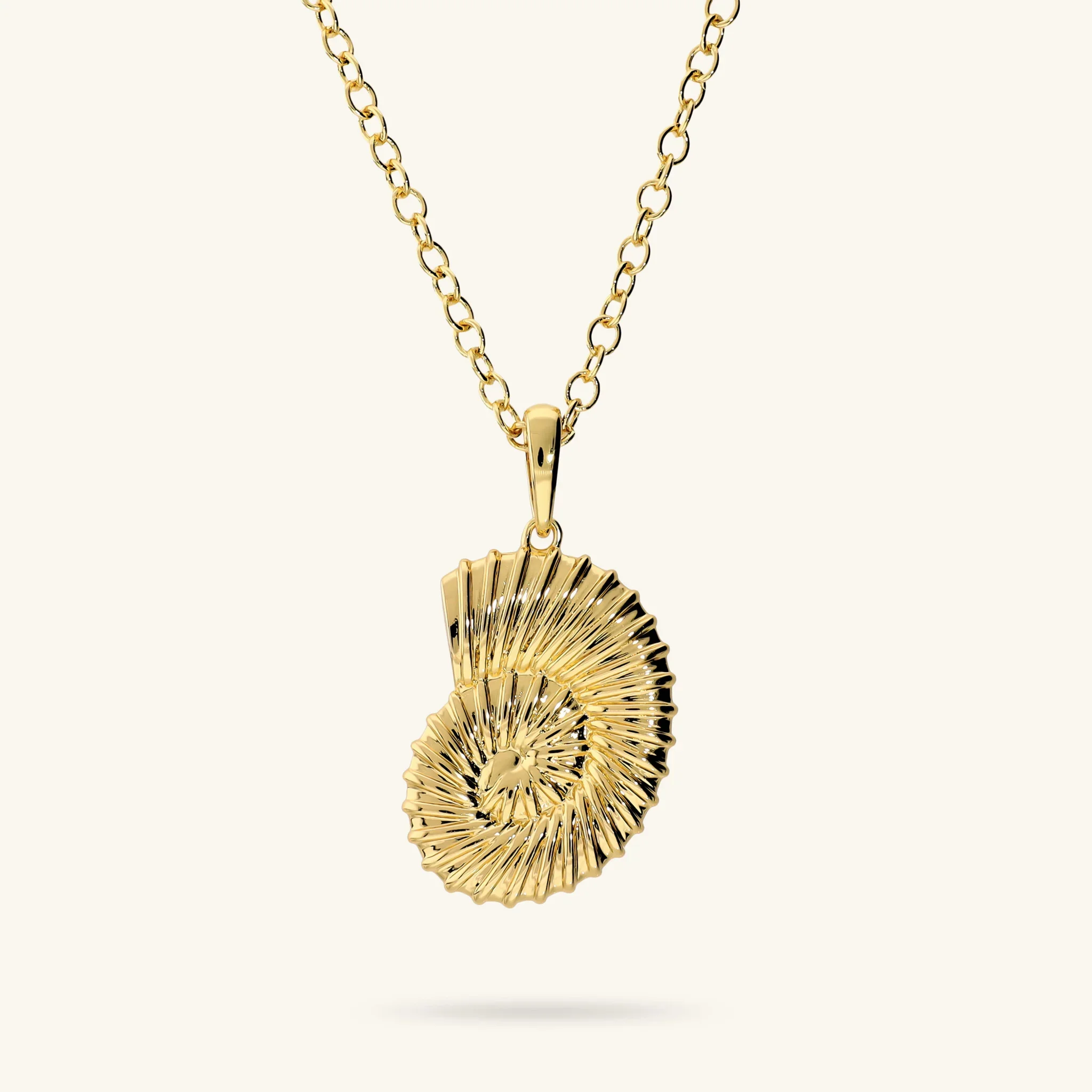 Image of Collana Lunga Nereide con Pendente Conchiglia