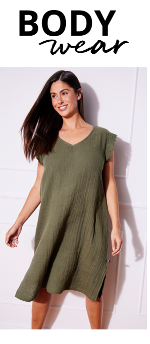 Camicia da notte dal taglio smanicato in mussola con pizzo traforato e scollo a V