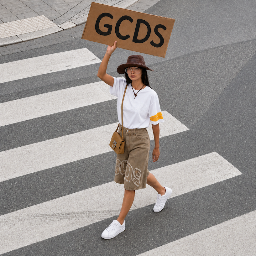 GCDS Bermuda in denim 